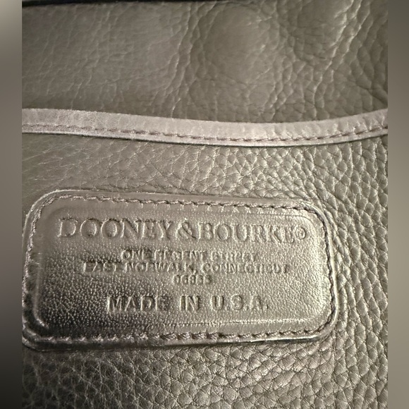 Vintage Dooney and Burke leather crossbody - Picture 7 of 9